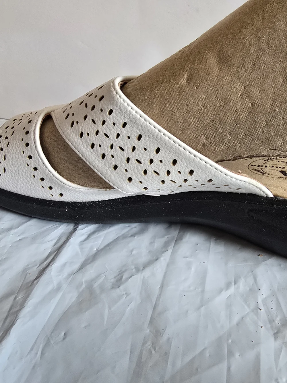 White Perforated Comfort Sandals New Size 9